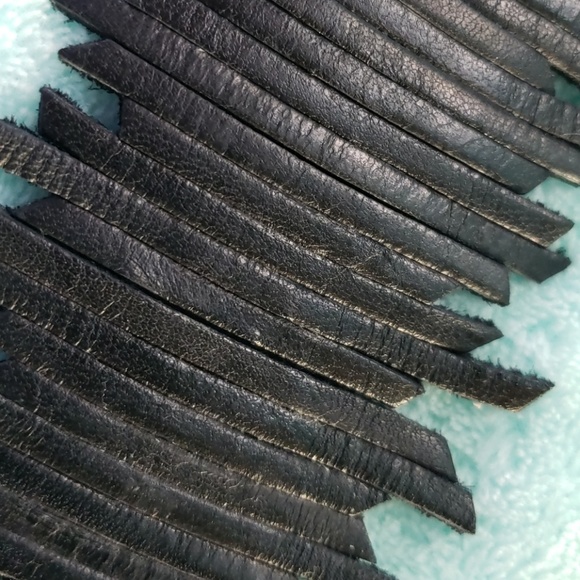 Black 100% Leather Uneven Wrist Wrap - Picture 8 of 8